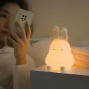 Veilleuse LED tactile en forme de lapin avec des oreilles pliables