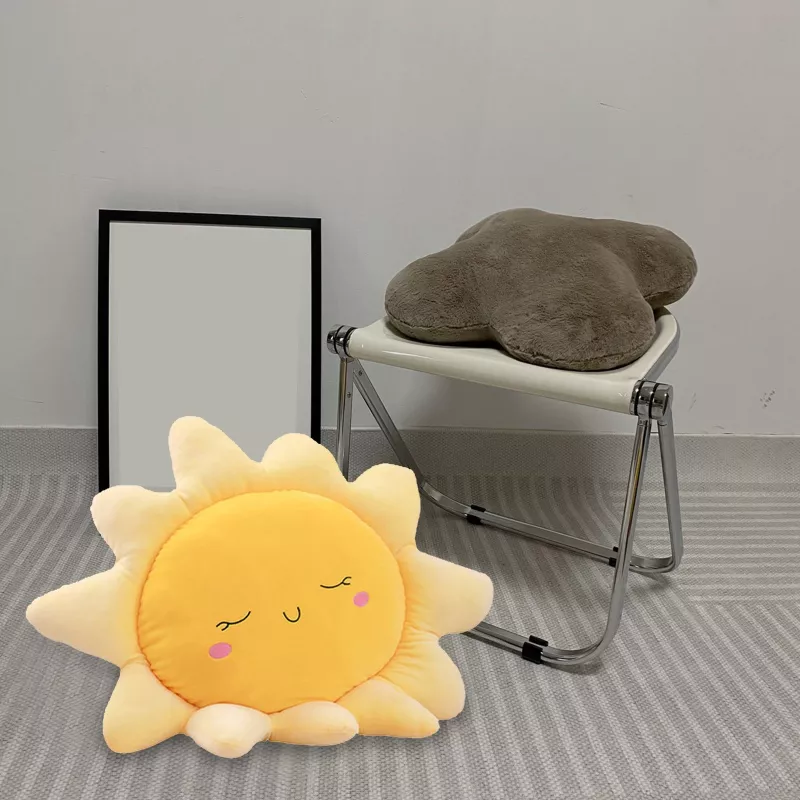 Coussin enfant doux en forme de soleil