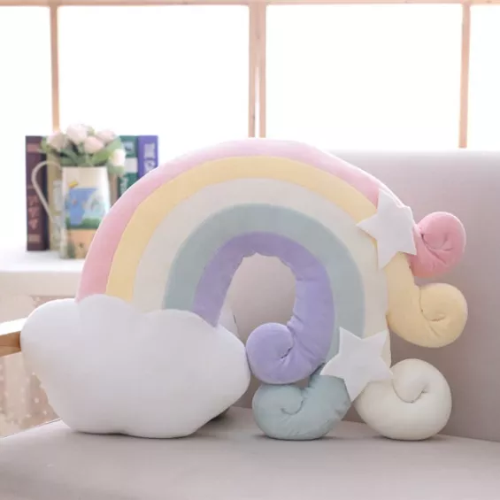 Coussin enfant en forme d'arc en ciel captivant