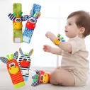 Hochet bébé chaussettes et bracelets assortis 