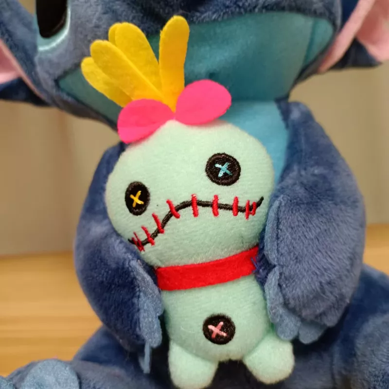 Peluche mignonne de Stitch avec sa petite poupée Scrump